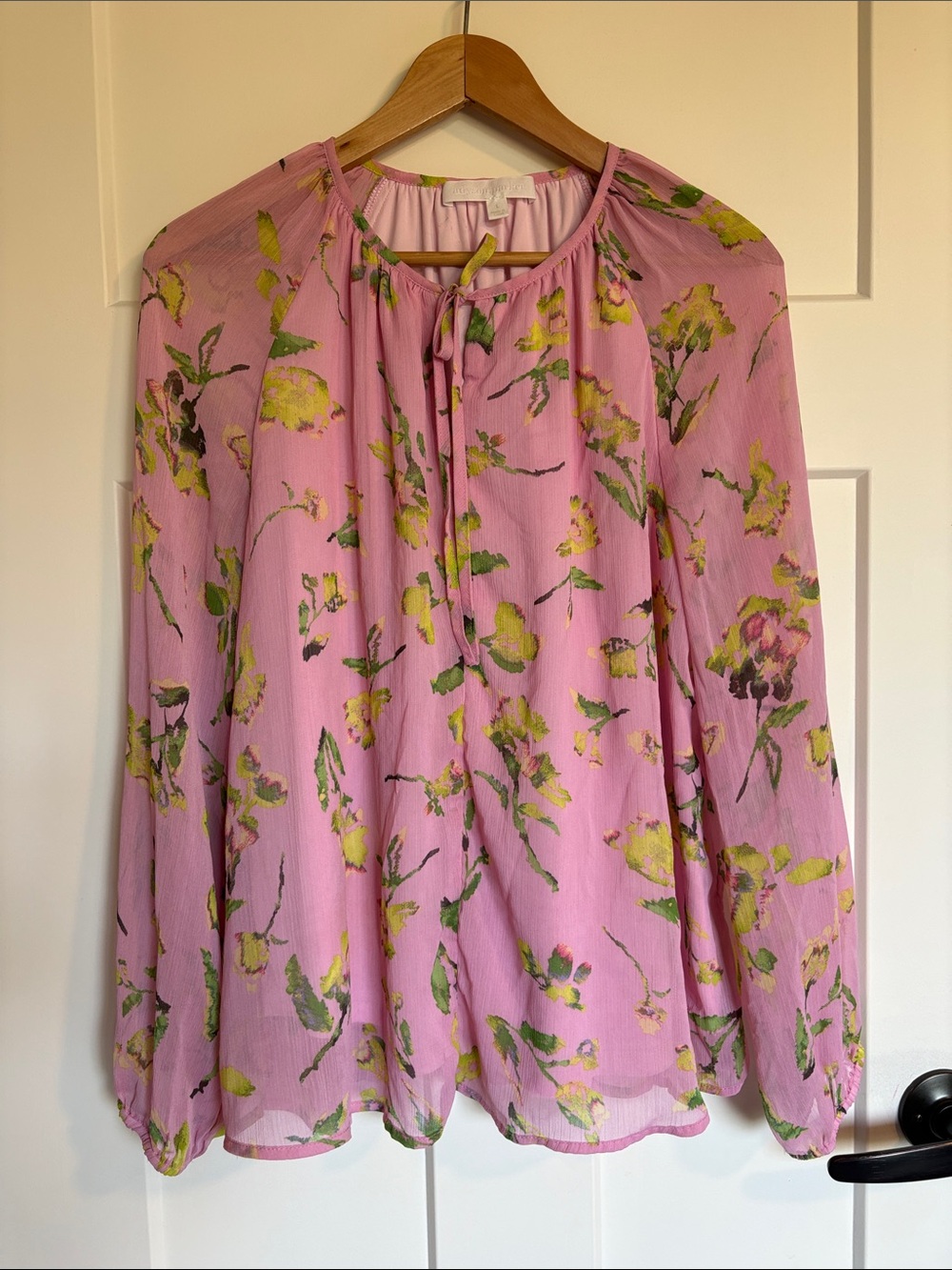 Women’s Pink Floral Tie-Neck Blouse